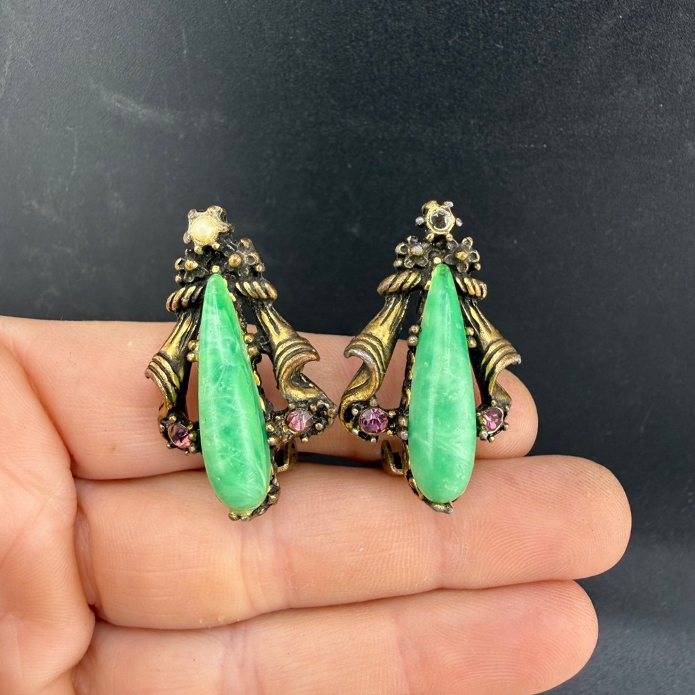 Vintage Estate Clip On Earrings Gold Tone Green Rhinestone Teardrop Huggie